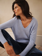Mari cashmere v neck sweater - Soft Blue