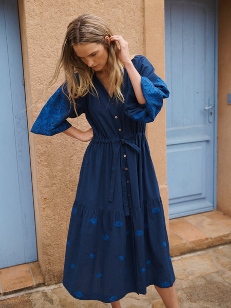 midi dress with belt Black Layered Belted XL Front button closure. Polka Dot Mesh Lined Color:Peony 10 - M
