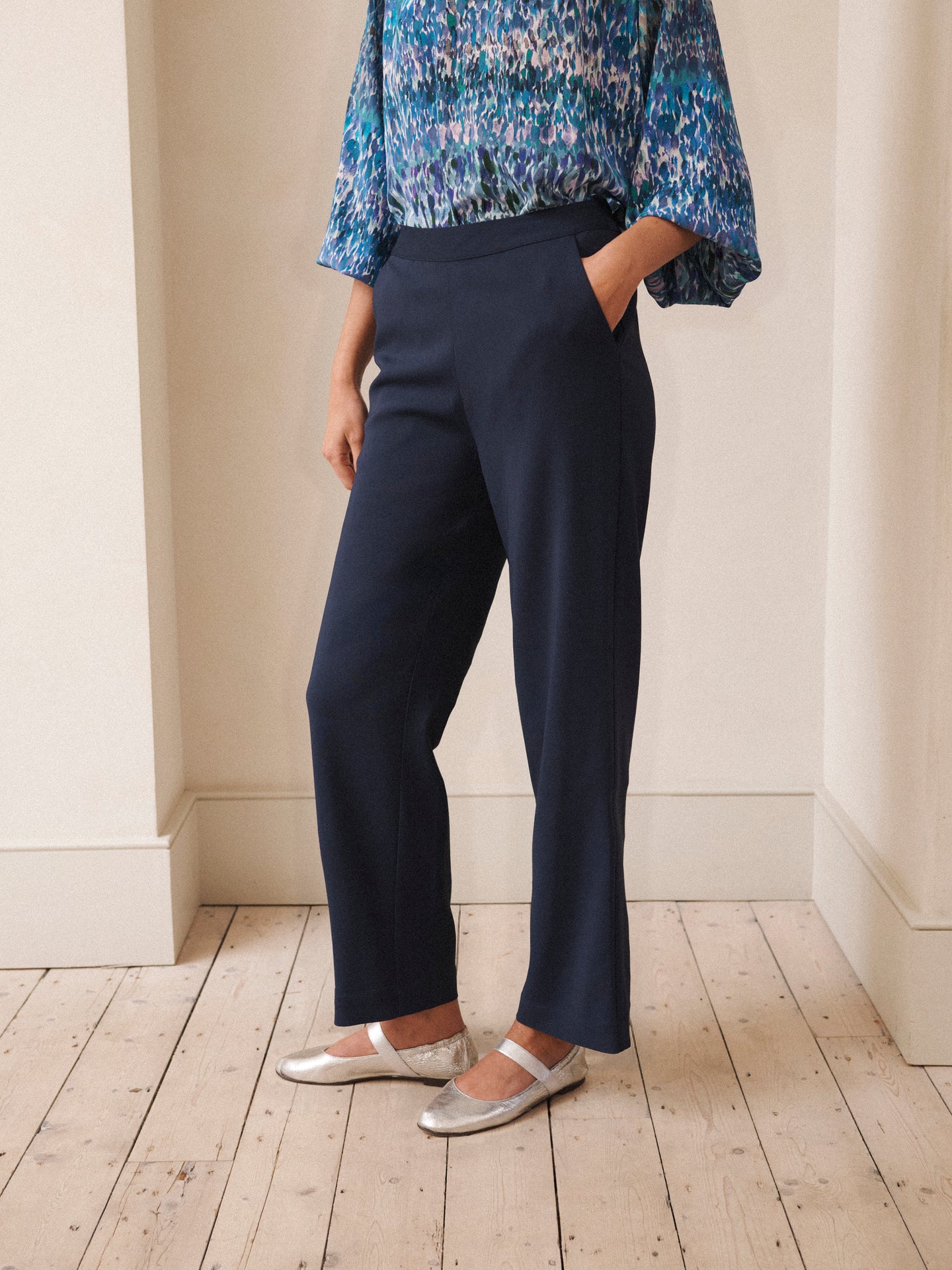 Thea viscose stretch trouser - Navy