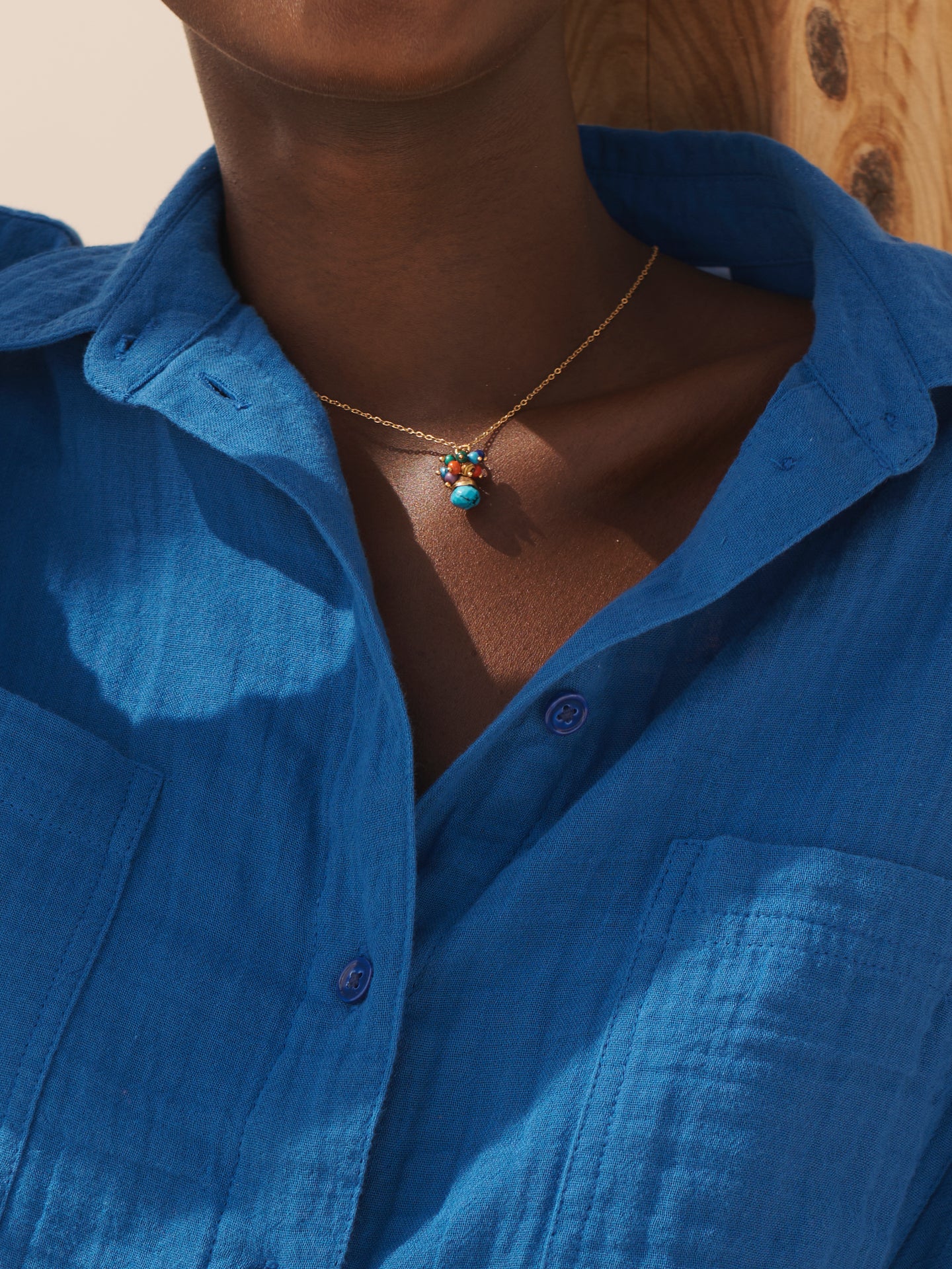 Blue pendant necklace