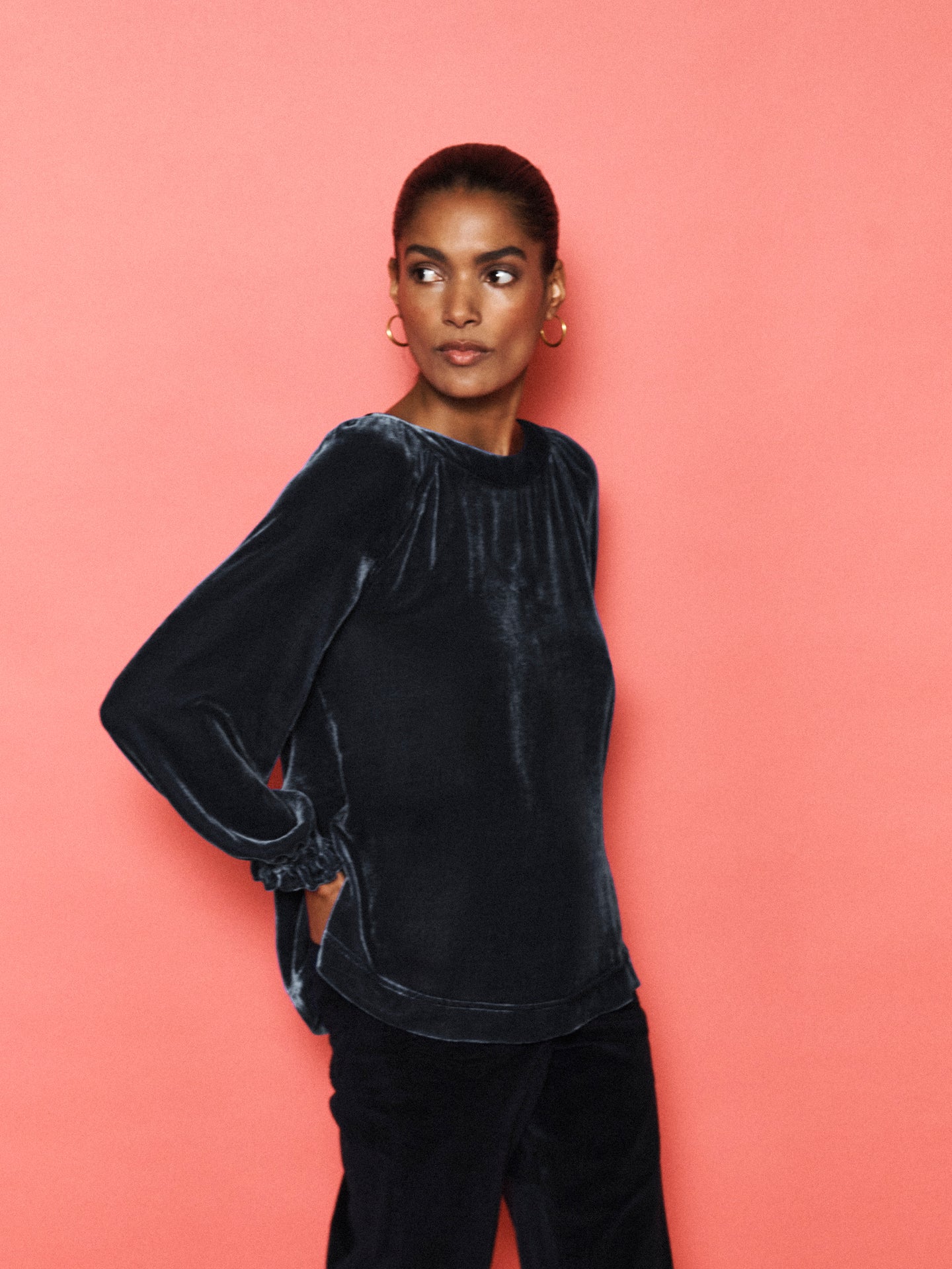 Daphne Silk Blend Velvet Boat Neck Top - Carbon