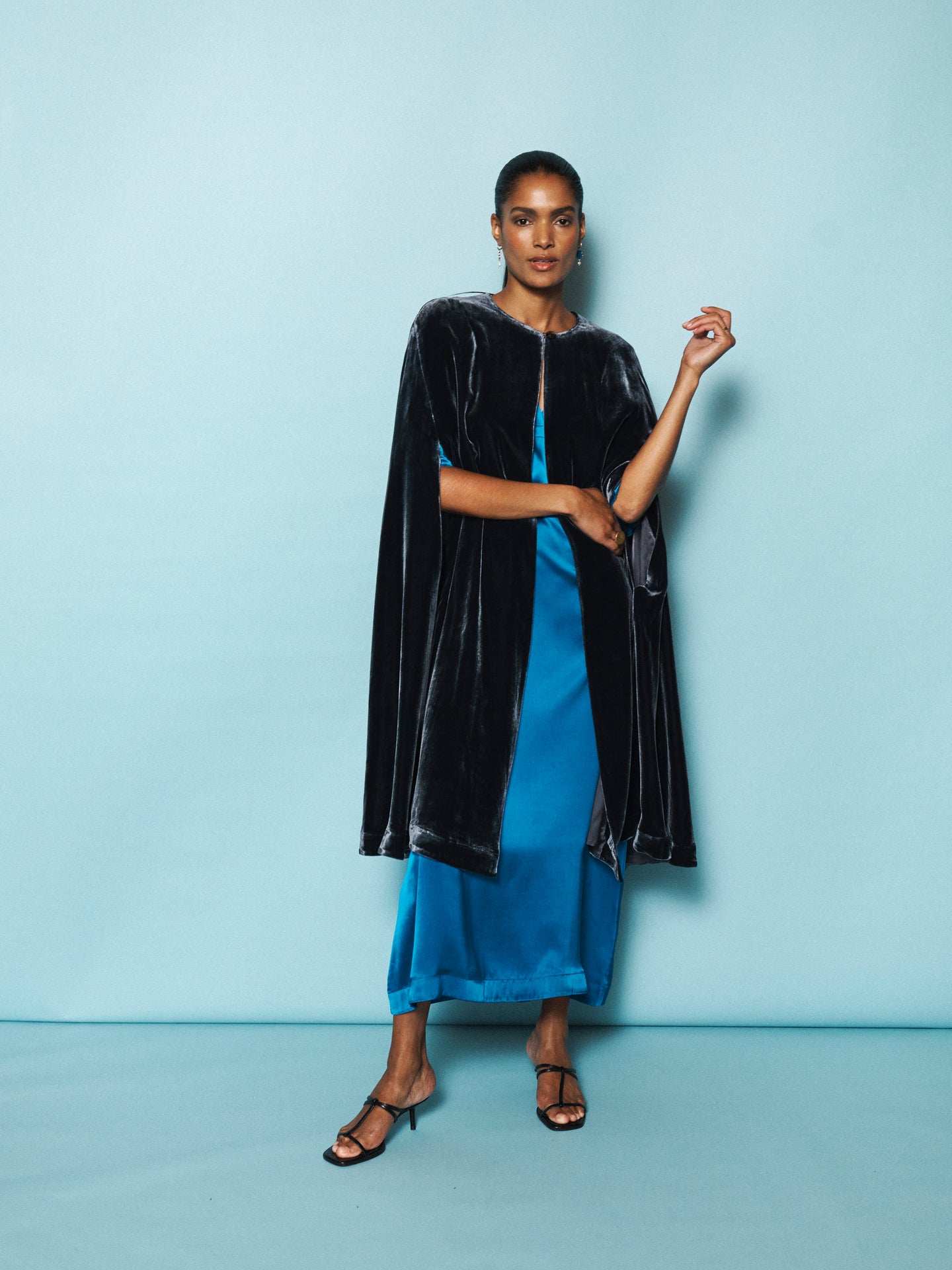 Marion silk blend velvet cape - Carbon