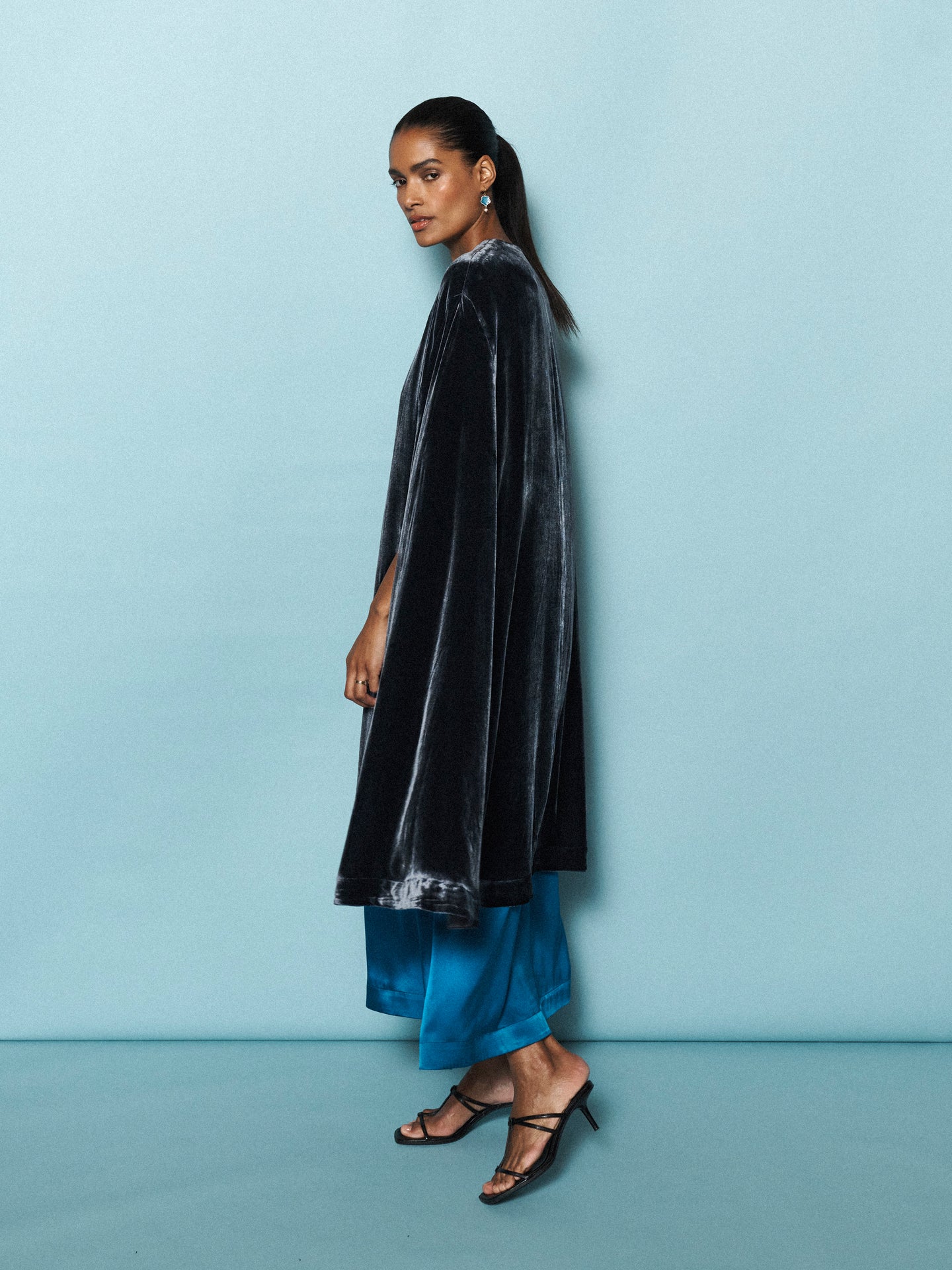 Marion silk blend velvet cape - Carbon