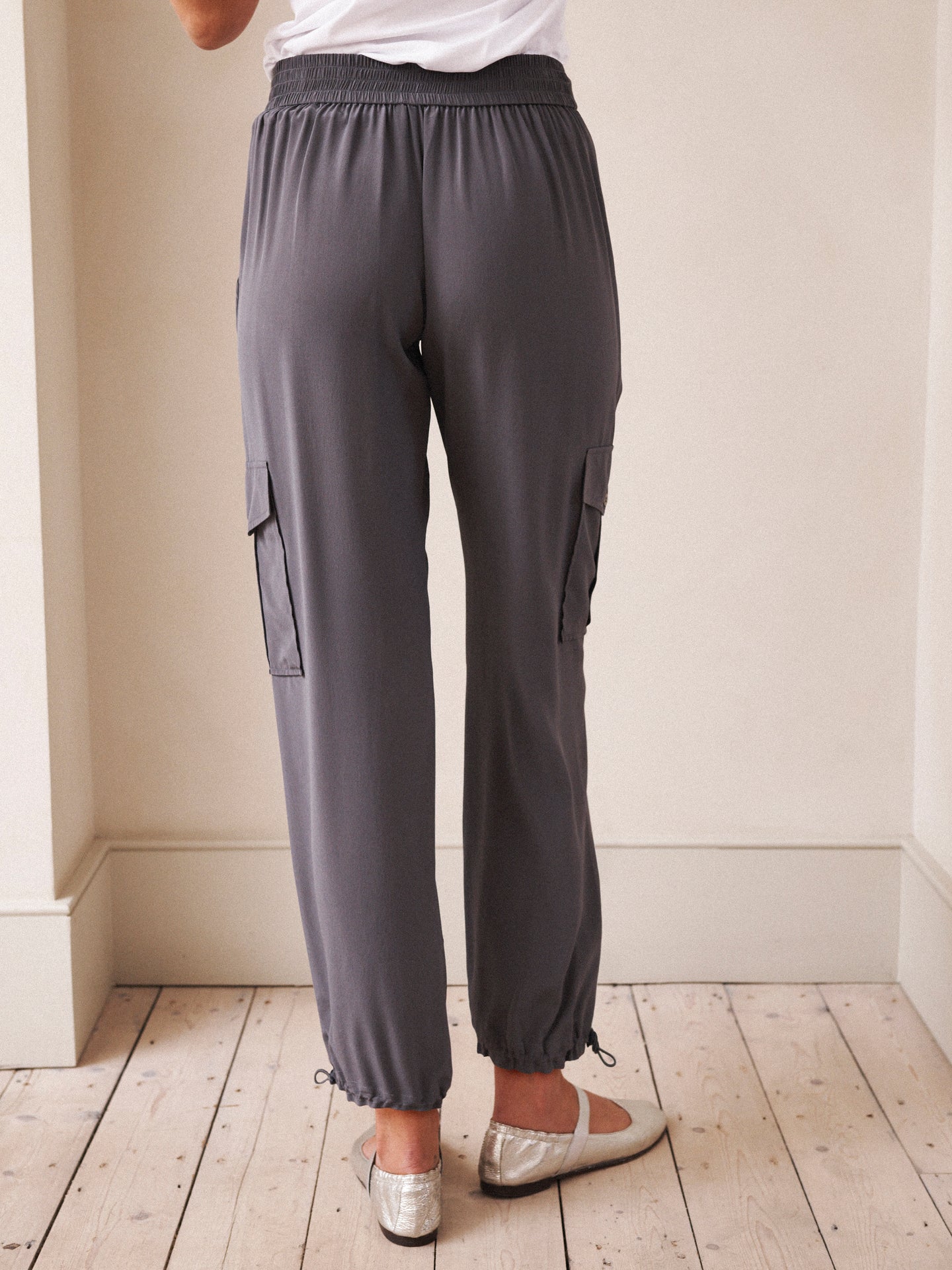Becca silk cargo pant - Carbon