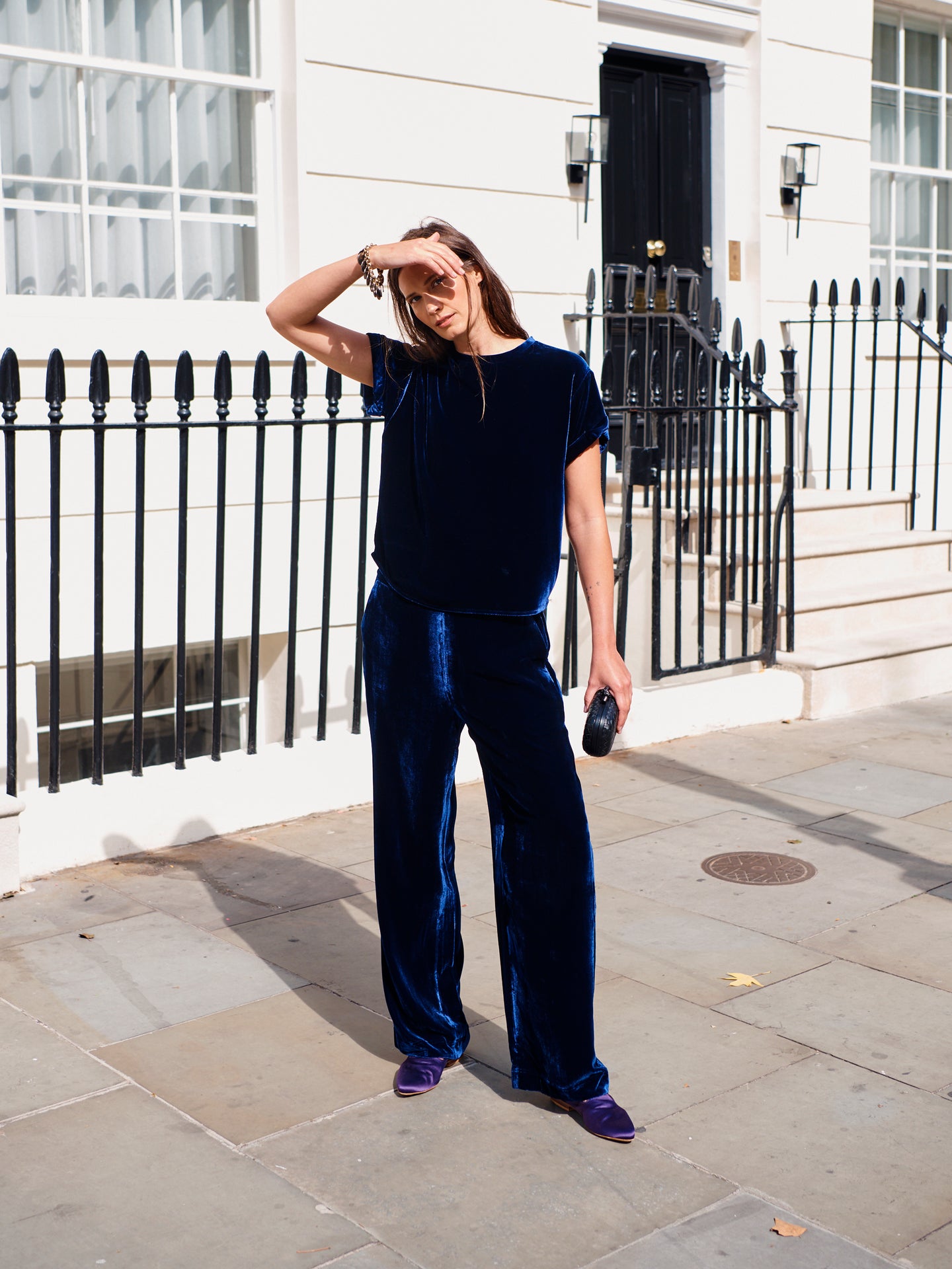 Velvet wide-leg trousers in royal blue – RUMOUR LONDON