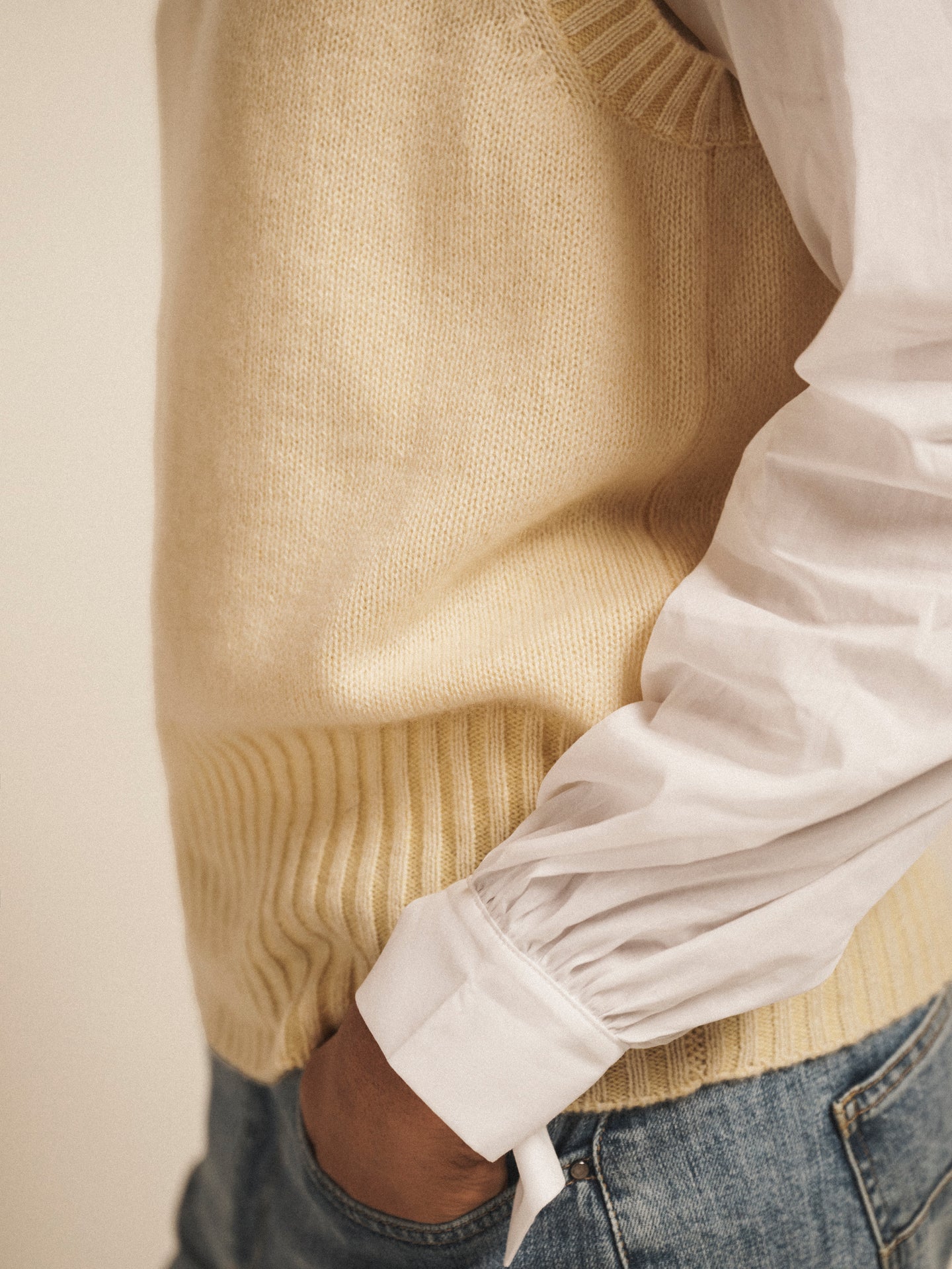 Vee cashmere tank - Buttermilk Yellow