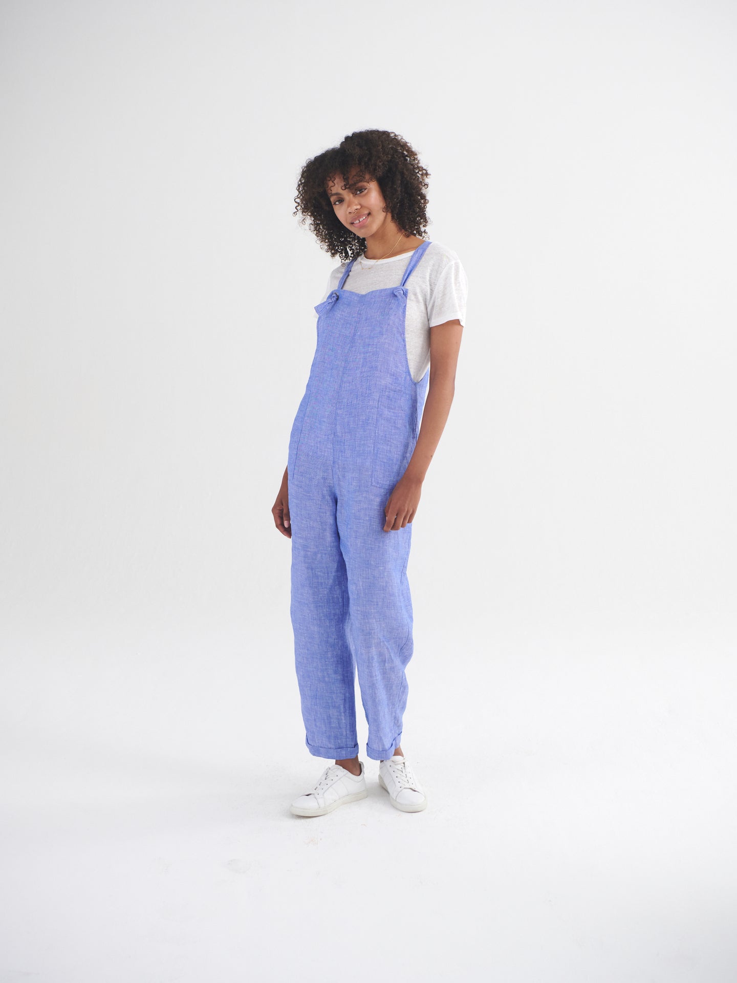 What is the Difference Between Romper and Dungarees - Pediaa.Com